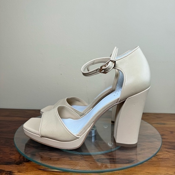 NEW Franco Sarto Dima Sandal in Beige Leather - Picture 3 of 16
